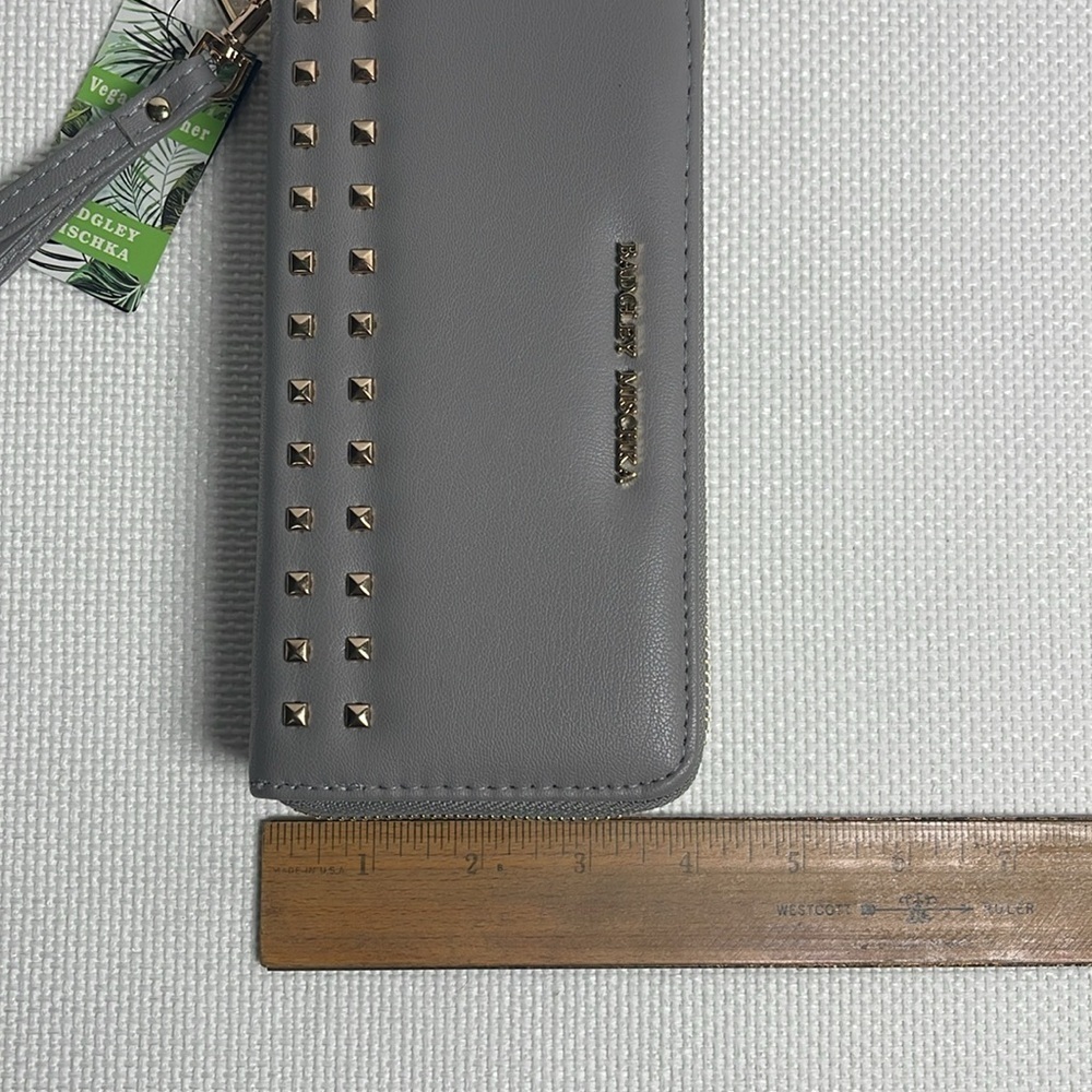 NWT Badgley Mischka Gray Studded Clutch Wristlet Gold Tone Hardware Zip Closure - Picture 8 of 9
